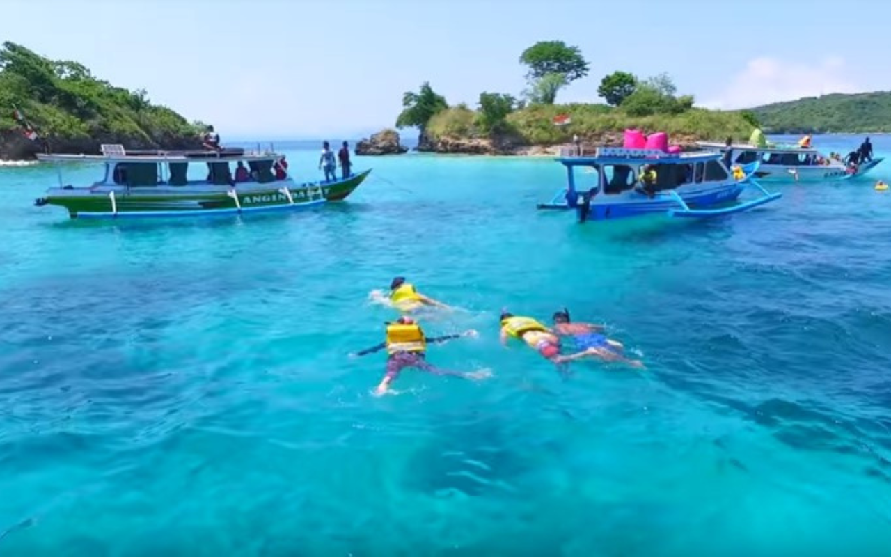 Pink Beach Snorkeling Tour photo 3