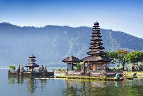 Ulundanu Beratan & Tanah Lot Temple Tour photo 7