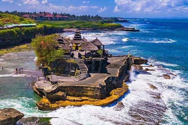 Ulundanu Beratan & Tanah Lot Temple Tour photo 5