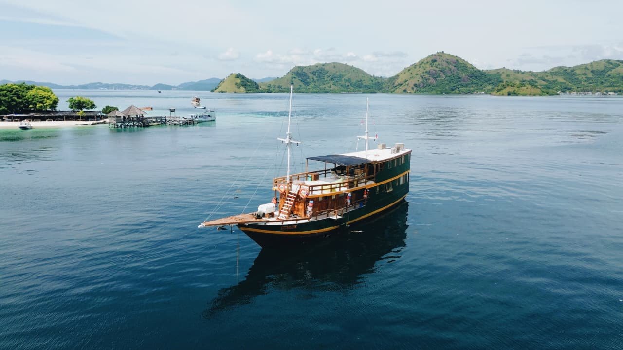 Dahayu Phinisi – Labuan Bajo Sailing Trip 2D1N