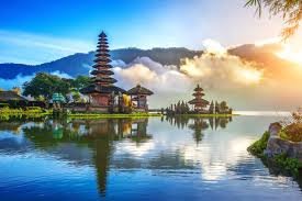 Ulundanu Beratan & Tanah Lot Temple Tour photo 2